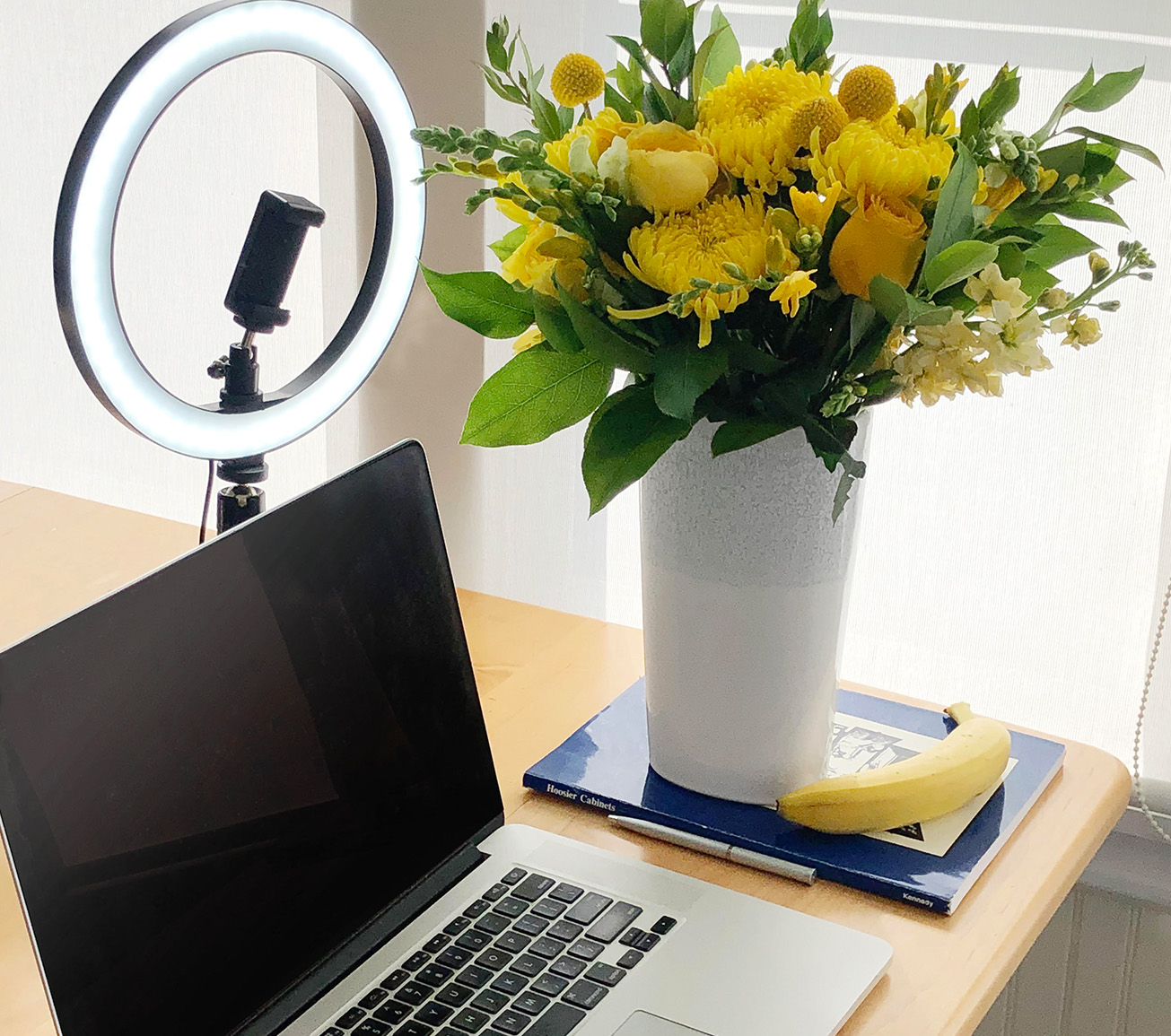  flowers bouquet side on laptop